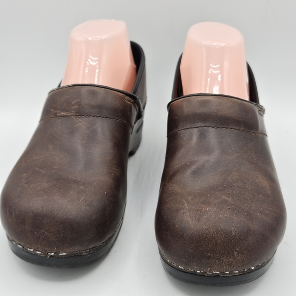 Dansko classic clog shoes size 40 US size 9.5 / 10 - Picture 4 of 16